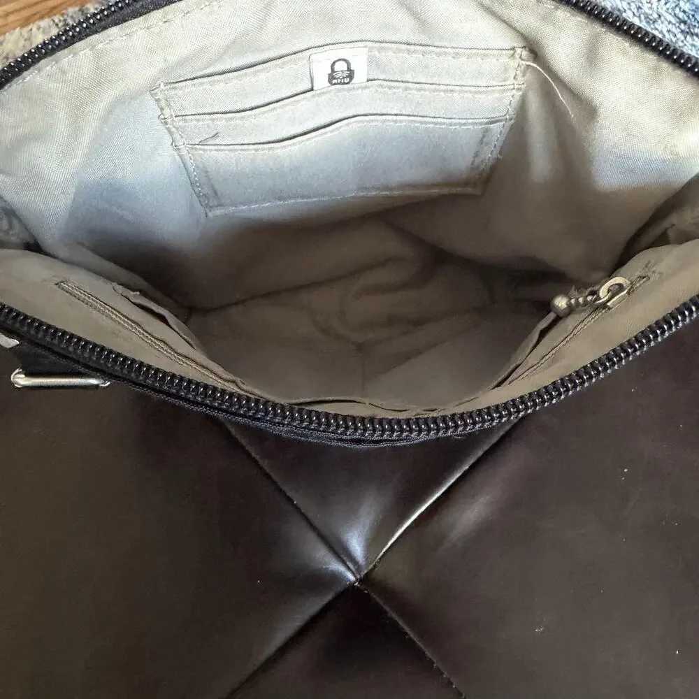 Baggallini Crossbody Bag Womens Medium Black Nylon RFID Travel Zip Pockets